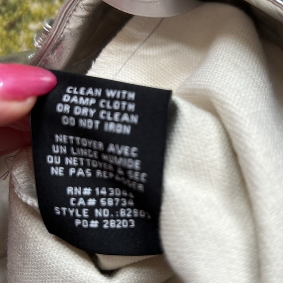 NWT  7 For All Mankind Women's Silver Metallic Faux Leather Vegan Pants - Picture 8 of 14